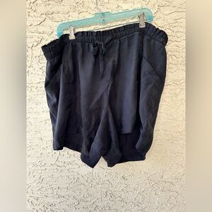 ON 2x Black Casual Shorts